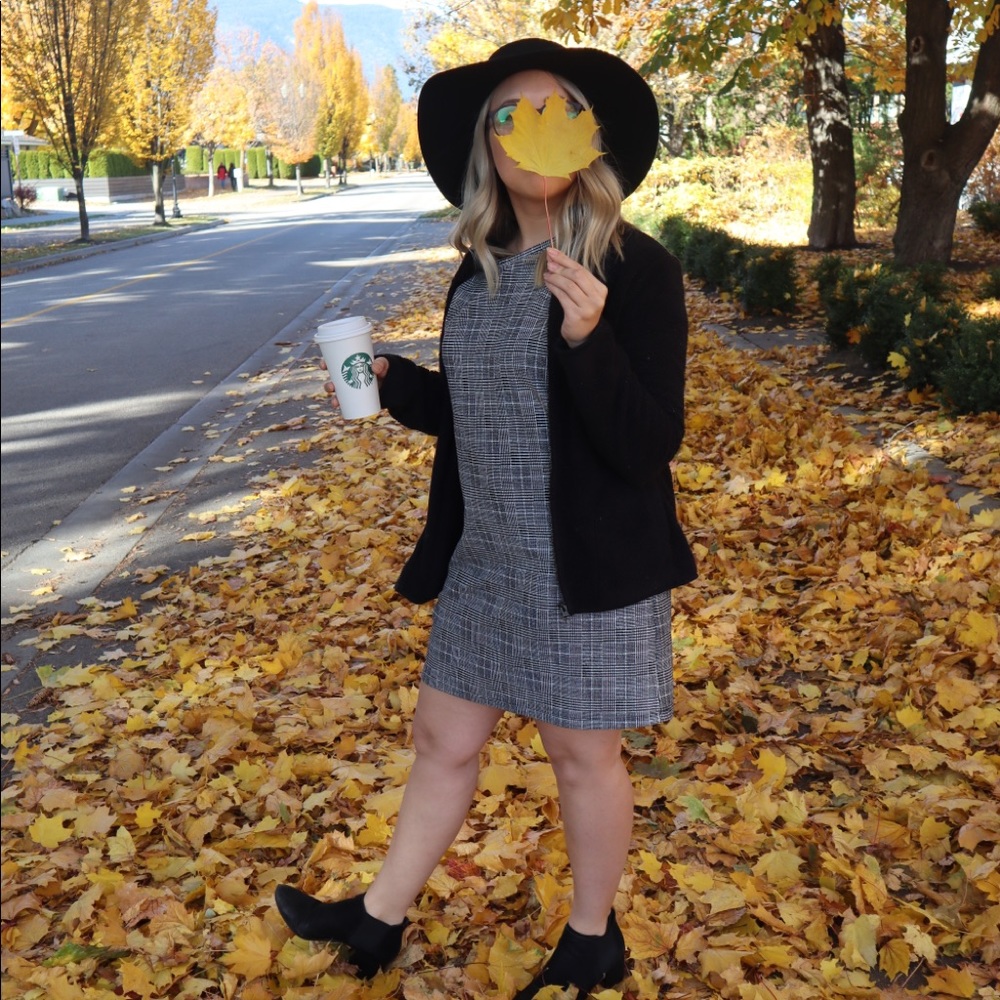 Meet your Posher, Courtney